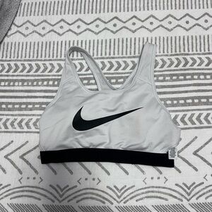 Die-fit Nike Sports Bra Medium